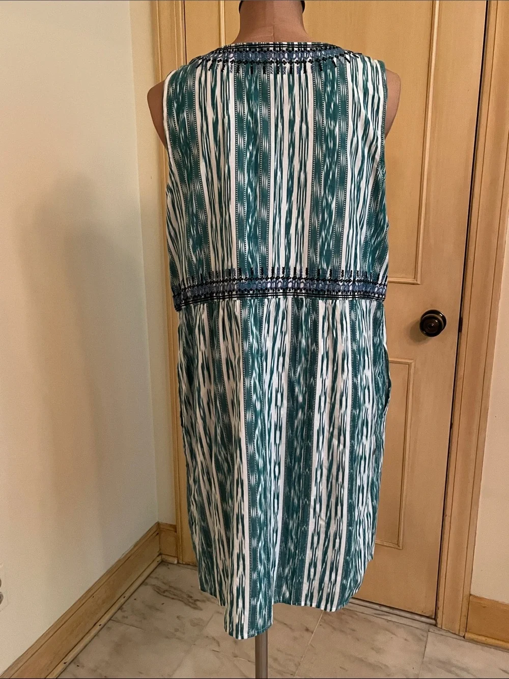 J. JILL Summer Casual Sleeveless V-Neck Embroidered Teal & White Print Dress LP